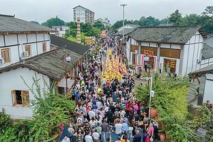 伍德：我没用季中赛的奖金给我妈买房子 在加州可能不太够